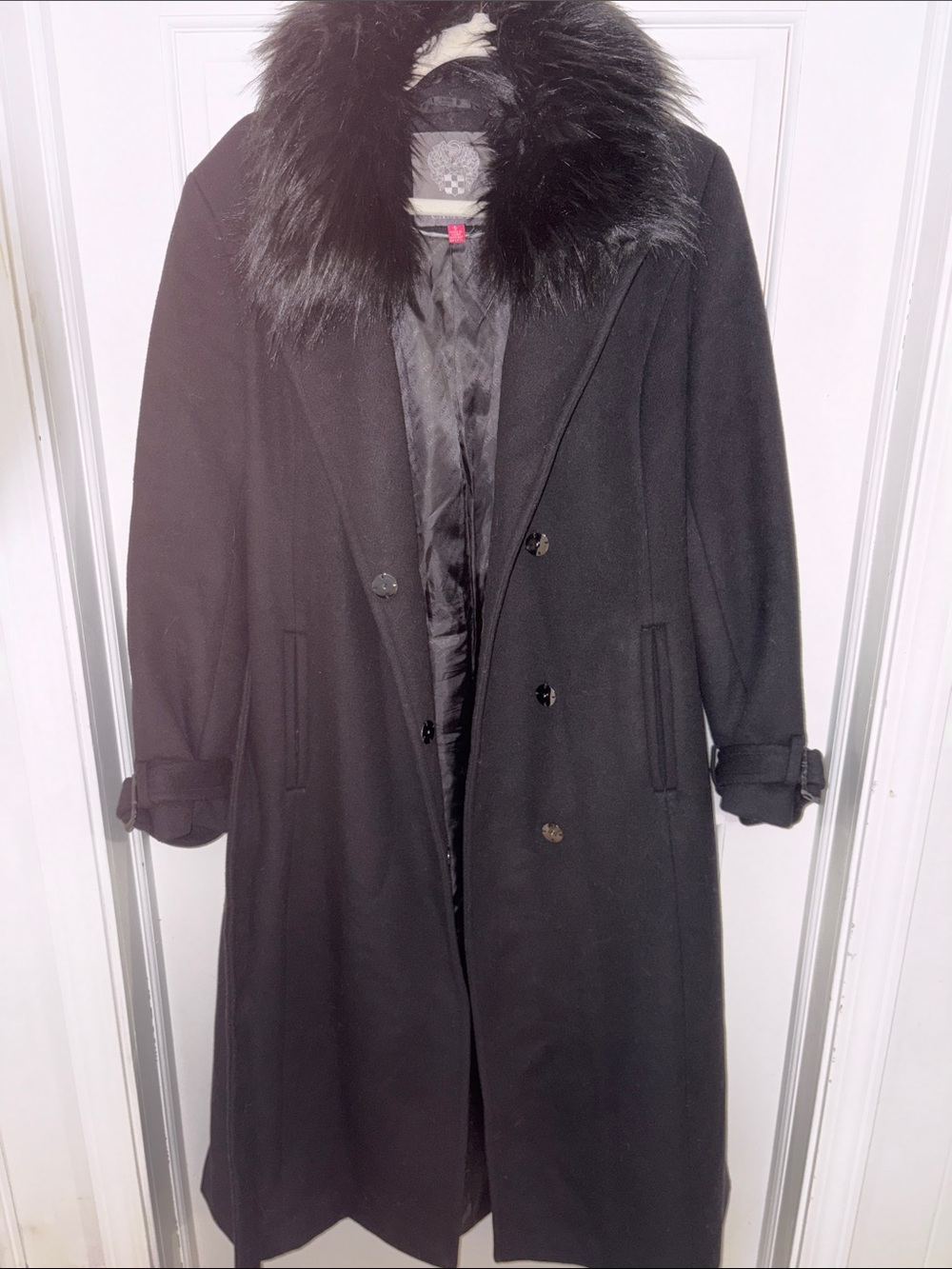 Vince Camuto Black Trench Coat with Faux Fur Collar - Picture 4 of 7